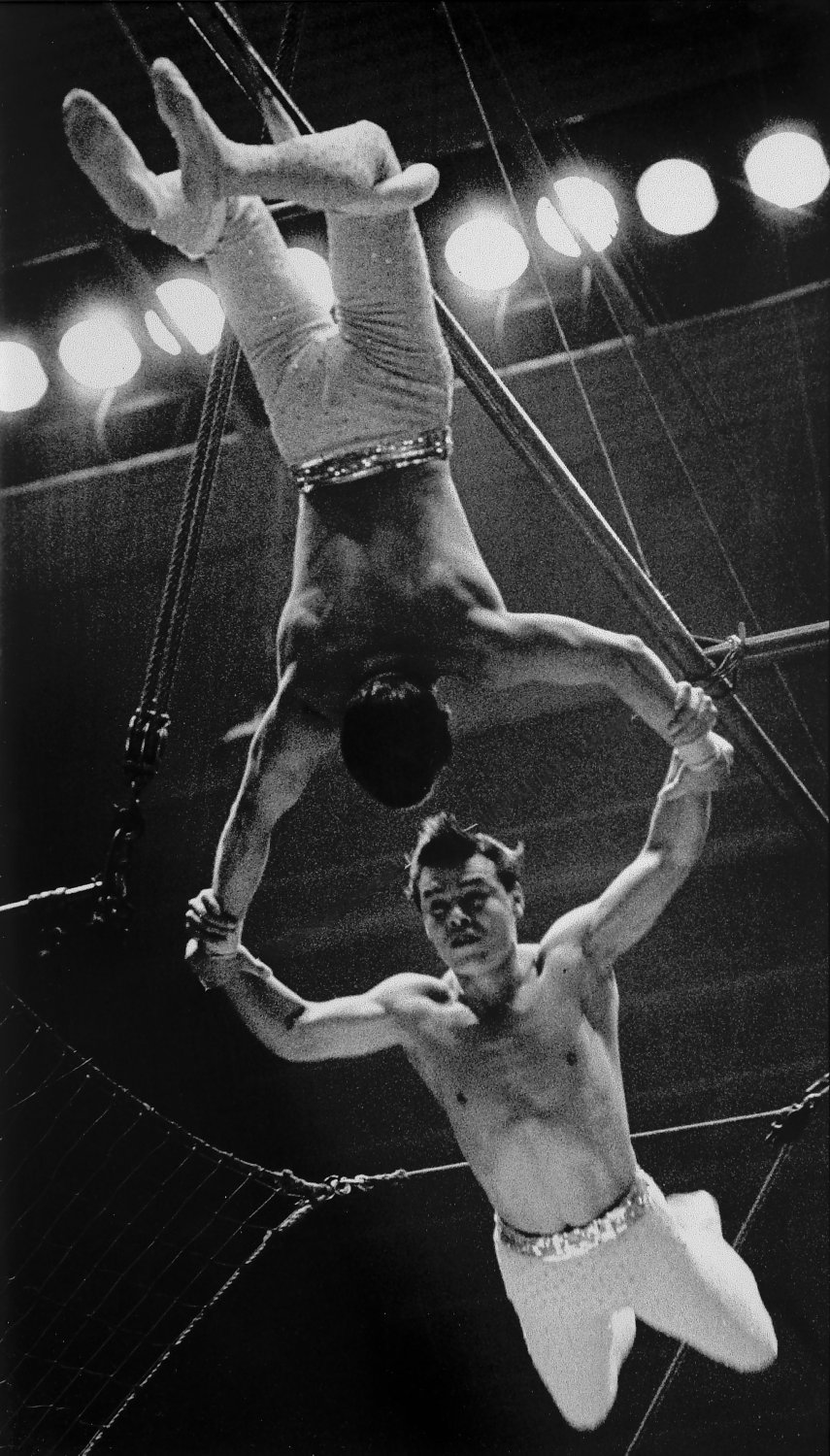  - A perfect catch on the flying trapeze. - Leo Stashin. Circus, Ringling Bros. Barnum and Bailey, Madison Square Garden, tightrope, trapeze. Alzana, black and white - Tony Karp, design, art, photography, techno-impressionist, techno-impressionism, aerial photography , drone , drones , dji , mavic pro , video , 3D printing - Books -