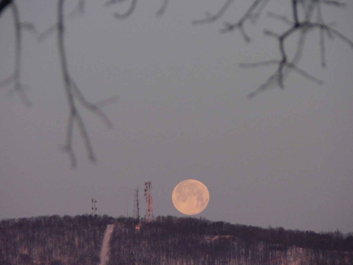  - Setting moon at Bull Run Mountain - Panasonic DMC-FZ5 - Tony Karp, design, art, photography, techno-impressionist, techno-impressionism, aerial photography , drone , drones , dji , mavic pro , video , 3D printing - Books -