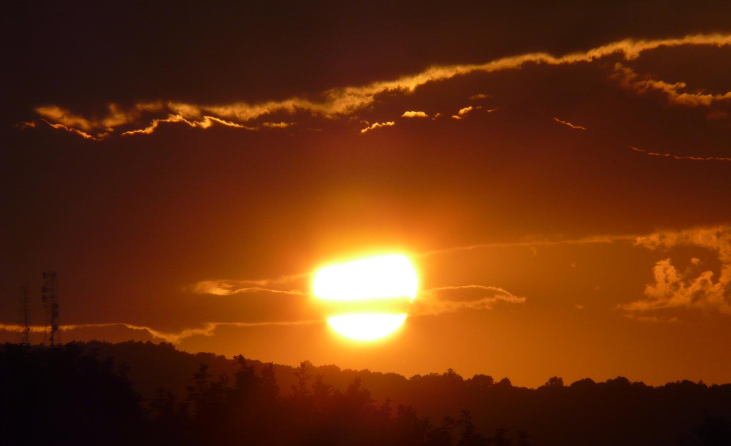  - This is what you can do with a camera with an 18X zoom lens. - Sunset and the far-up lens -- Panasonic DMC-FZ18 - Tony Karp, design, art, photography, techno-impressionist, techno-impressionism, aerial photography , drone , drones , dji , mavic pro , video , 3D printing - Books -