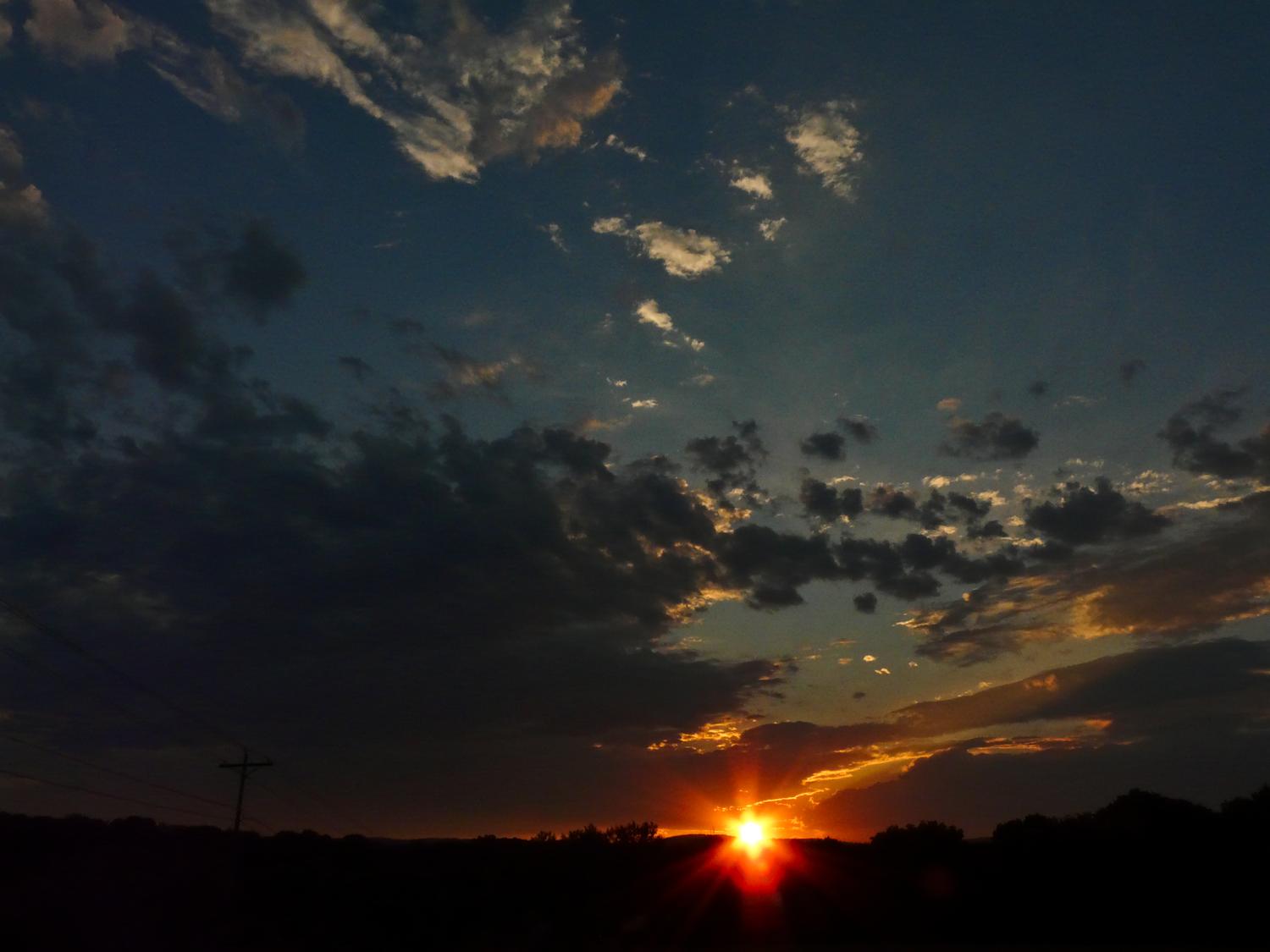  - The sunset in a single picture. - Sunset and the far-up lens -- Panasonic DMC-FZ18 - Tony Karp, design, art, photography, techno-impressionist, techno-impressionism, aerial photography , drone , drones , dji , mavic pro , video , 3D printing - Books -