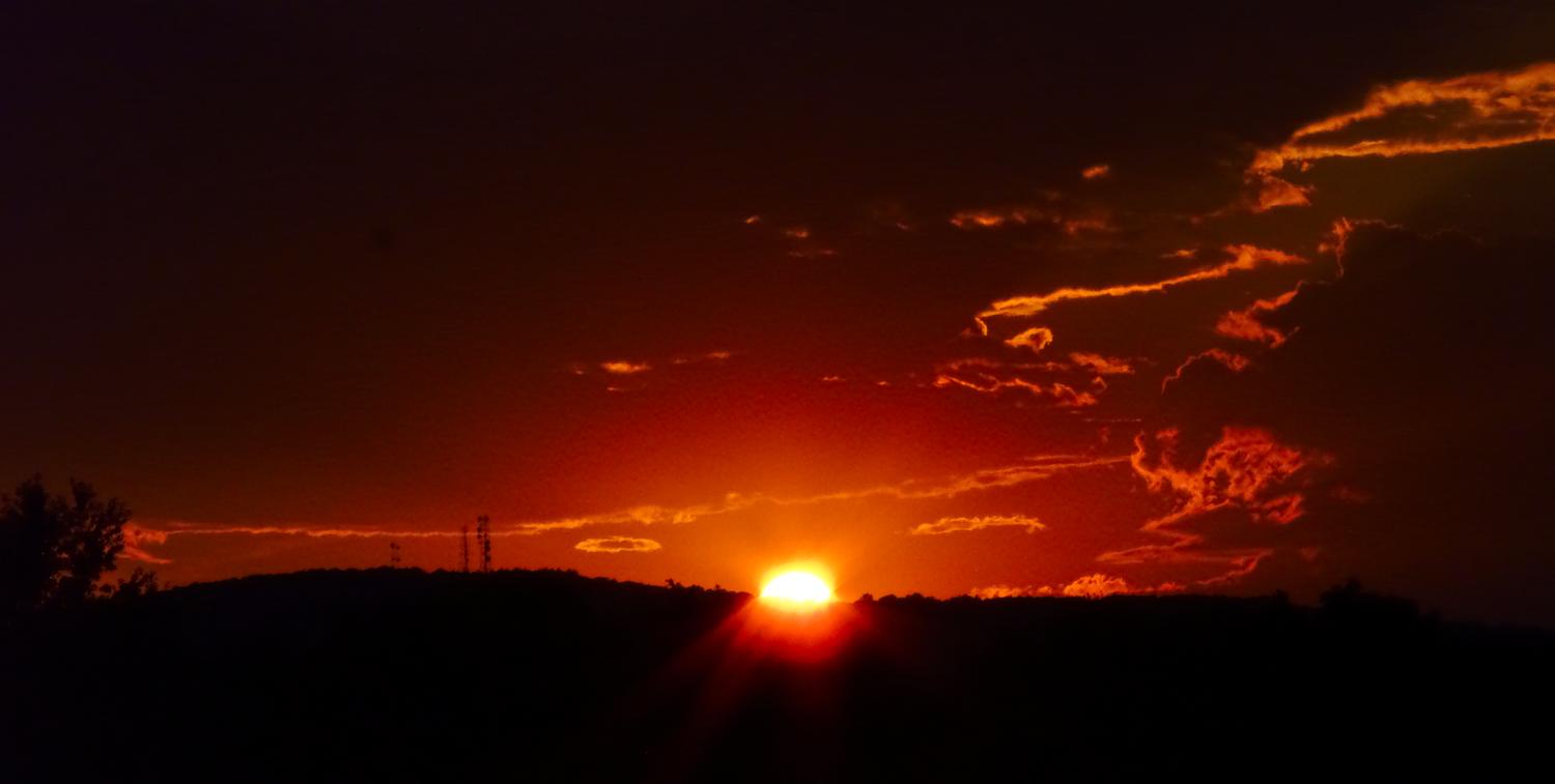  - One last close-up as the sun drops below the mountain. - Sunset and the far-up lens -- Panasonic DMC-FZ18 - Tony Karp, design, art, photography, techno-impressionist, techno-impressionism, aerial photography , drone , drones , dji , mavic pro , video , 3D printing - Books -