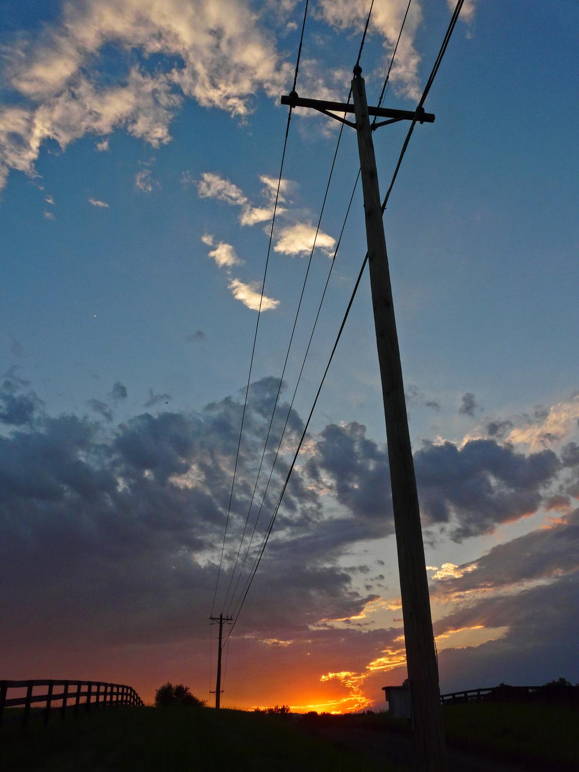  - Still time for a 1930's telephone pole motif. And finally... - Sunset and the far-up lens -- Panasonic DMC-FZ18 - Tony Karp, design, art, photography, techno-impressionist, techno-impressionism, aerial photography , drone , drones , dji , mavic pro , video , 3D printing - Books -