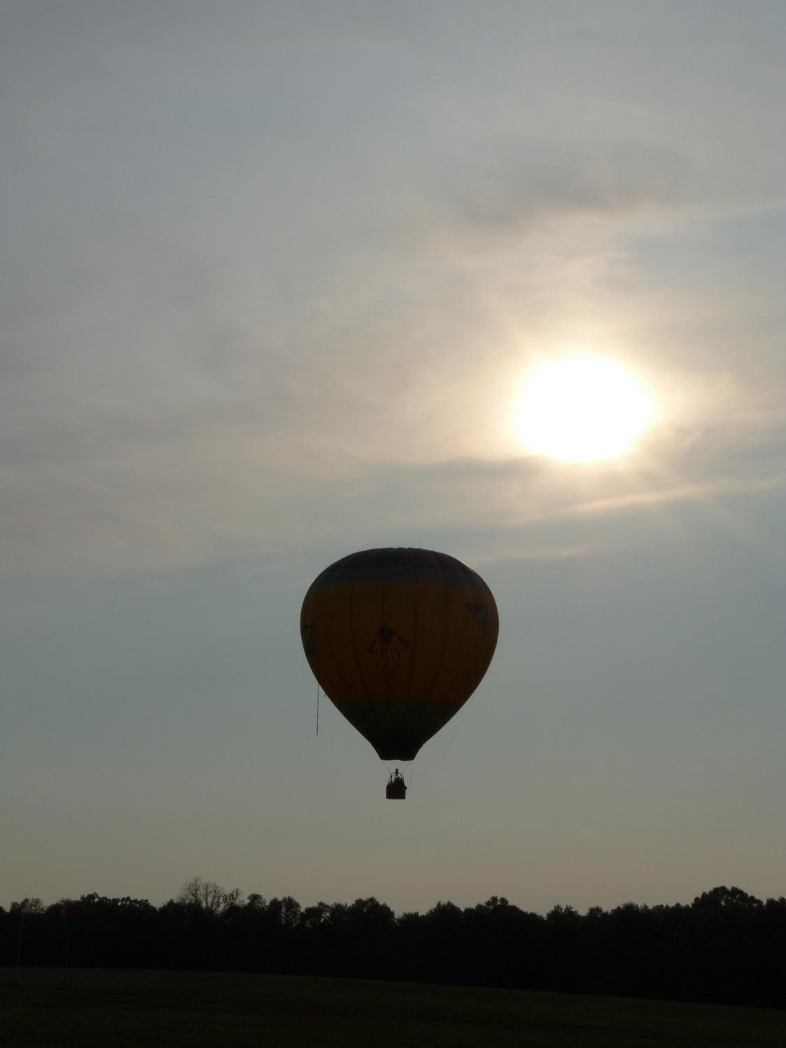 hot air balloon taking off into the sun - Taking off into the sun. - Panasonic DMC-FZ28 -- At the Flying Circus - Bealton Virginia - Tony Karp, design, art, photography, techno-impressionist, techno-impressionism, aerial photography , drone , drones , dji , mavic pro , video , 3D printing - Books -