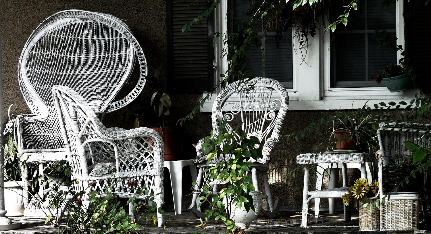 bentwood furniture on a porch - On a porch in Berryville - Berryville Virginia - Panasonic DMC-FZ28 - Tony Karp, design, art, photography, techno-impressionist, techno-impressionism, aerial photography , drone , drones , dji , mavic pro , video , 3D printing - Books -