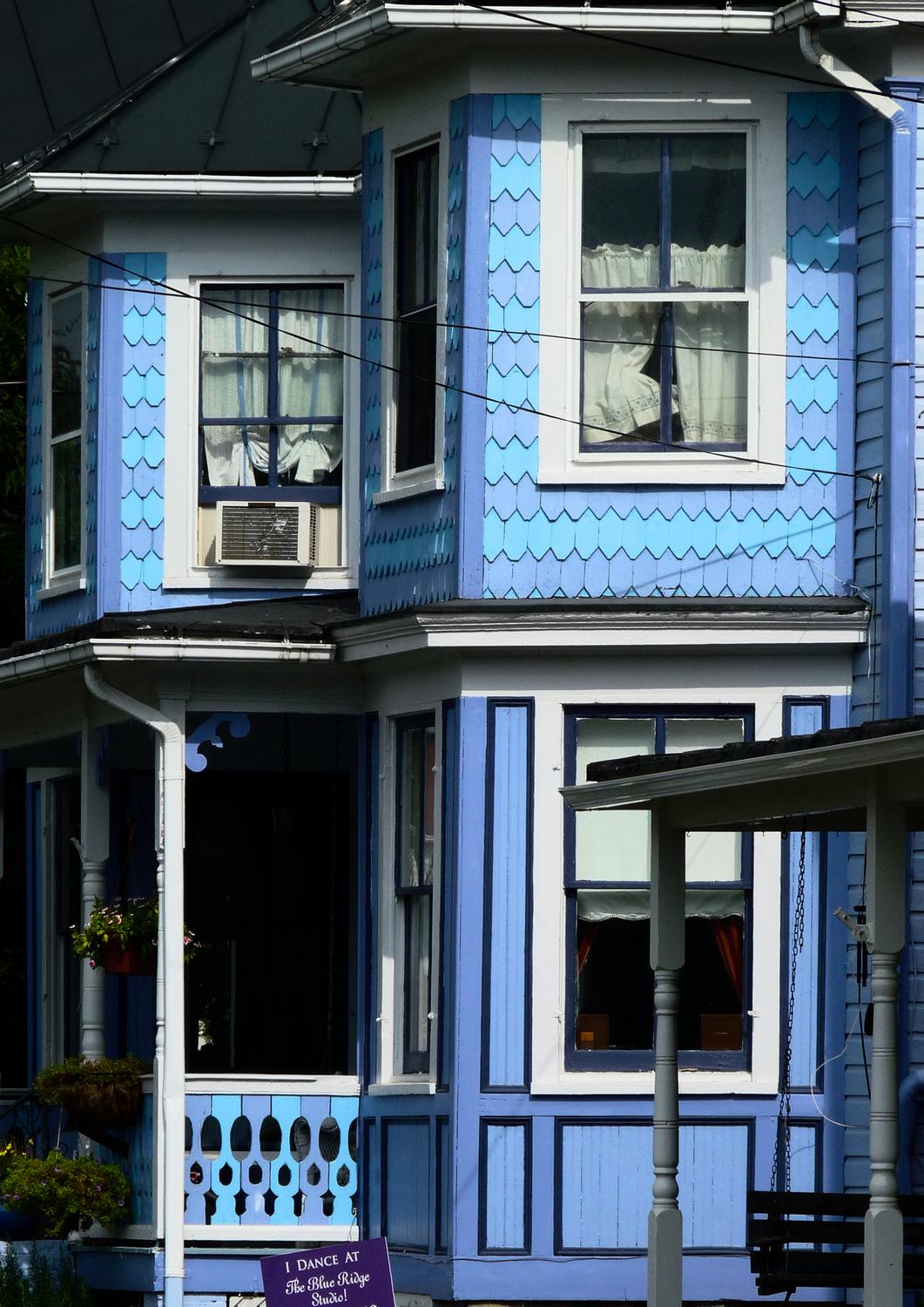 blue house - A lovely old Berryville house - Berryville Virginia - Panasonic DMC-FZ28 - Tony Karp, design, art, photography, techno-impressionist, techno-impressionism, aerial photography , drone , drones , dji , mavic pro , video , 3D printing - Books -