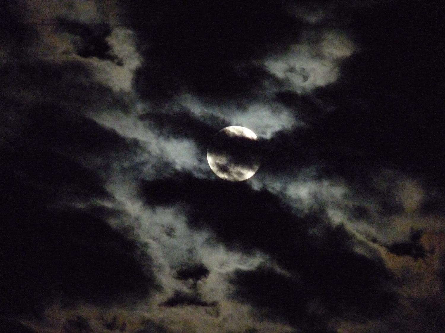  - Moon in the clouds - Panasonic DMC-FZ28 - Tony Karp, design, art, photography, techno-impressionist, techno-impressionism, aerial photography , drone , drones , dji , mavic pro , video , 3D printing - Books -