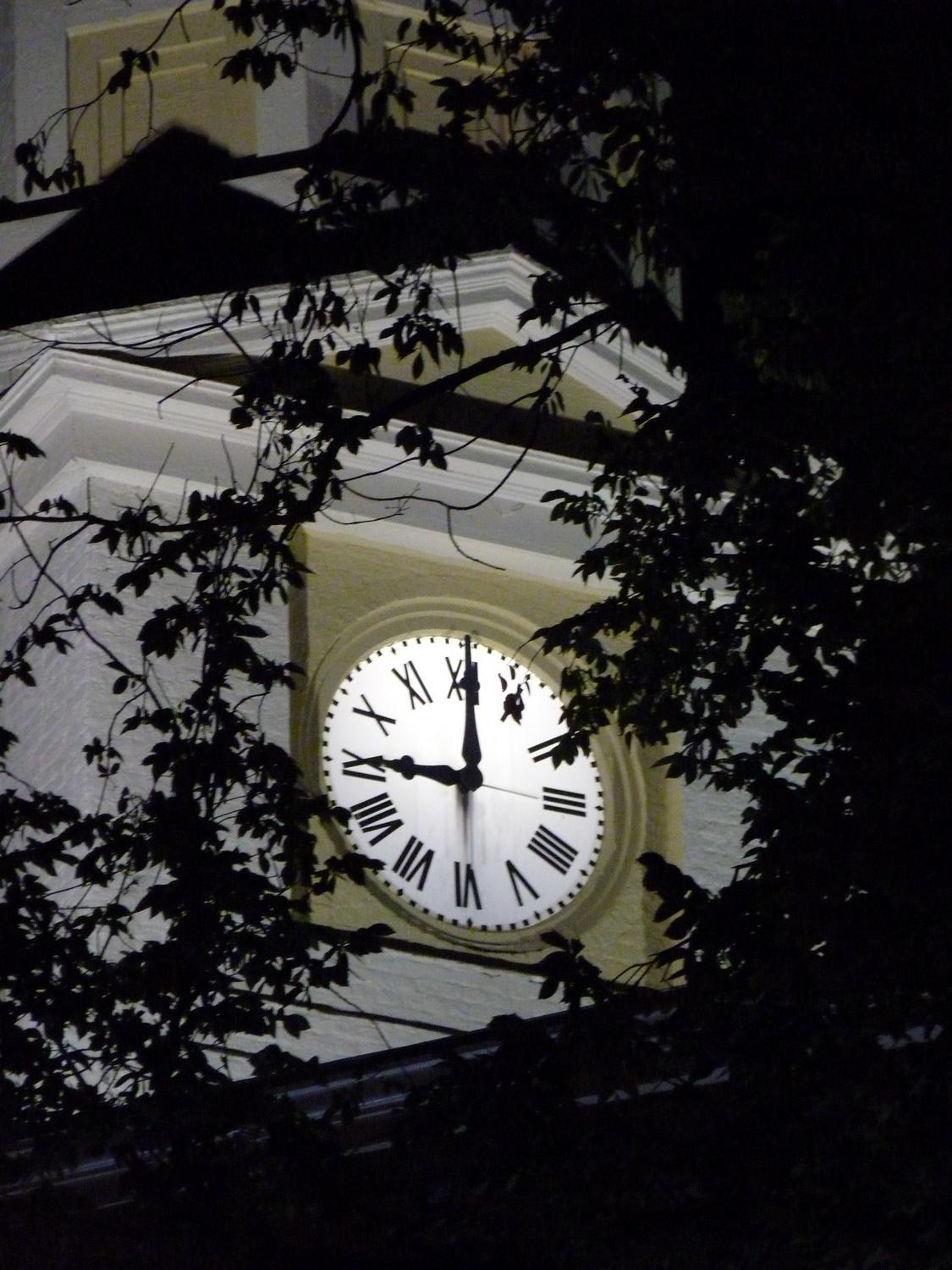 clock on town hall - It's 9 pm in Warrenton. - Panasonic DMC-FZ35 - Tony Karp, design, art, photography, techno-impressionist, techno-impressionism, aerial photography , drone , drones , dji , mavic pro , video , 3D printing - Books -