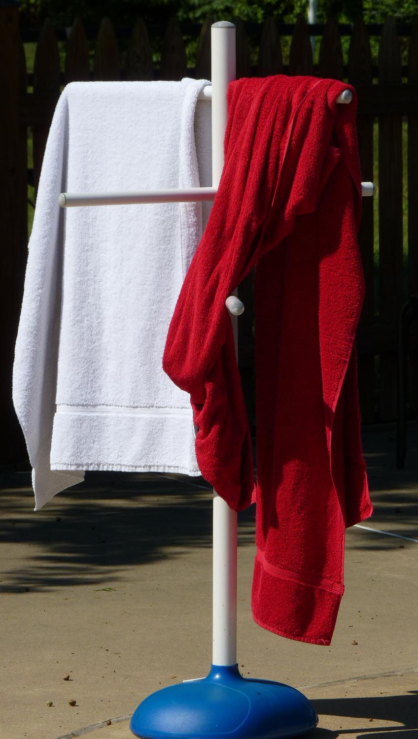 red and white towels - Red, white, and blue. - Panasonic DMC-FZ35 - Tony Karp, design, art, photography, techno-impressionist, techno-impressionism, aerial photography , drone , drones , dji , mavic pro , video , 3D printing - Books -