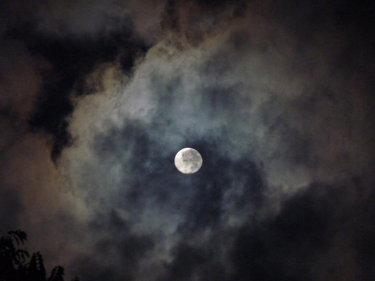 moon against the night clouds #1 - Panasonic  DMC-FZ35 - Partly moony #1 -- Panasonic DMC-FZ35 - Tony Karp, design, art, photography, techno-impressionist, techno-impressionism, aerial photography , drone , drones , dji , mavic pro , video , 3D printing - Books -