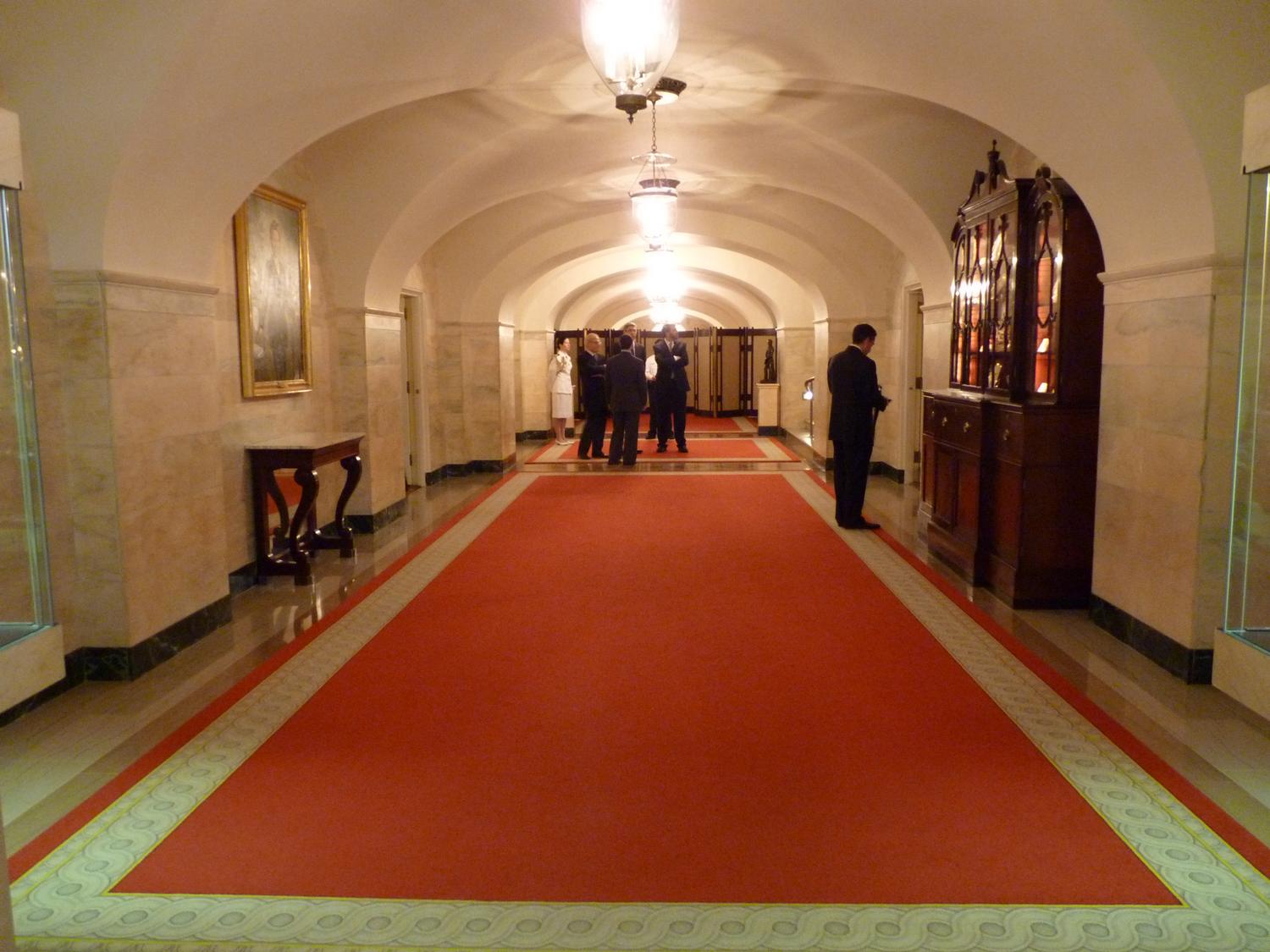  - This is the hallway on the Ground Floor of the White House. The reception will be upstairs on the State Floor. - Panasonic DMC-FZ35 - White House = President Barak Obama - Tony Karp, design, art, photography, techno-impressionist, techno-impressionism, aerial photography , drone , drones , dji , mavic pro , video , 3D printing - Books -