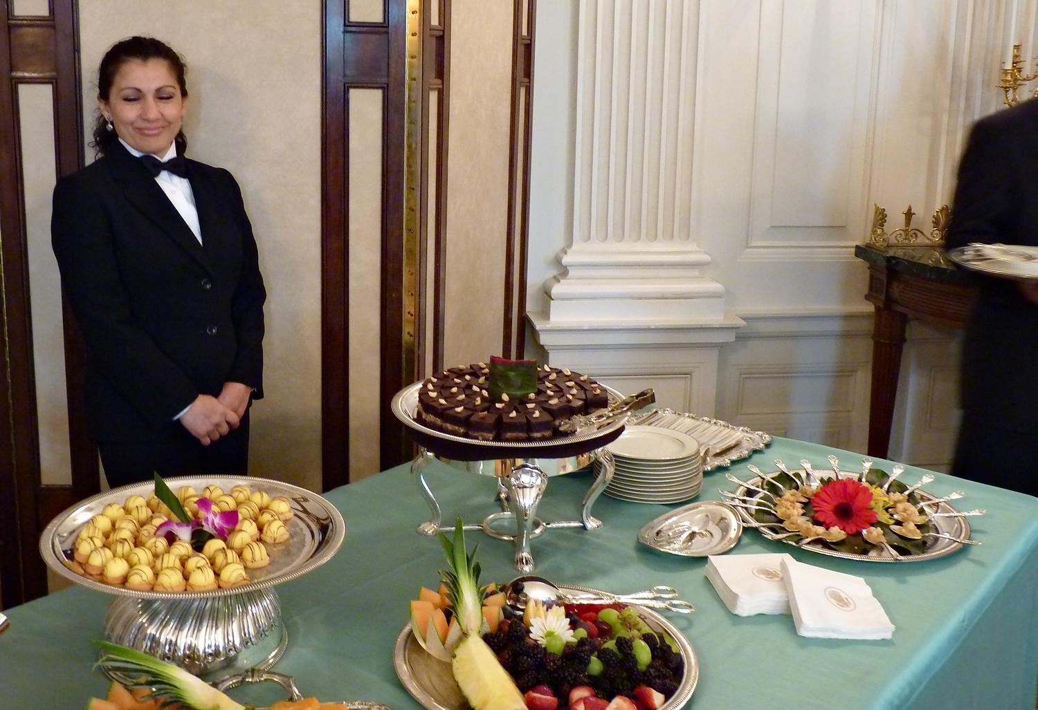  - This young lady is quite proud of the fancy sweets served at the White House. - Panasonic DMC-FZ35 - White House = President Barak Obama - Tony Karp, design, art, photography, techno-impressionist, techno-impressionism, aerial photography , drone , drones , dji , mavic pro , video , 3D printing - Books -