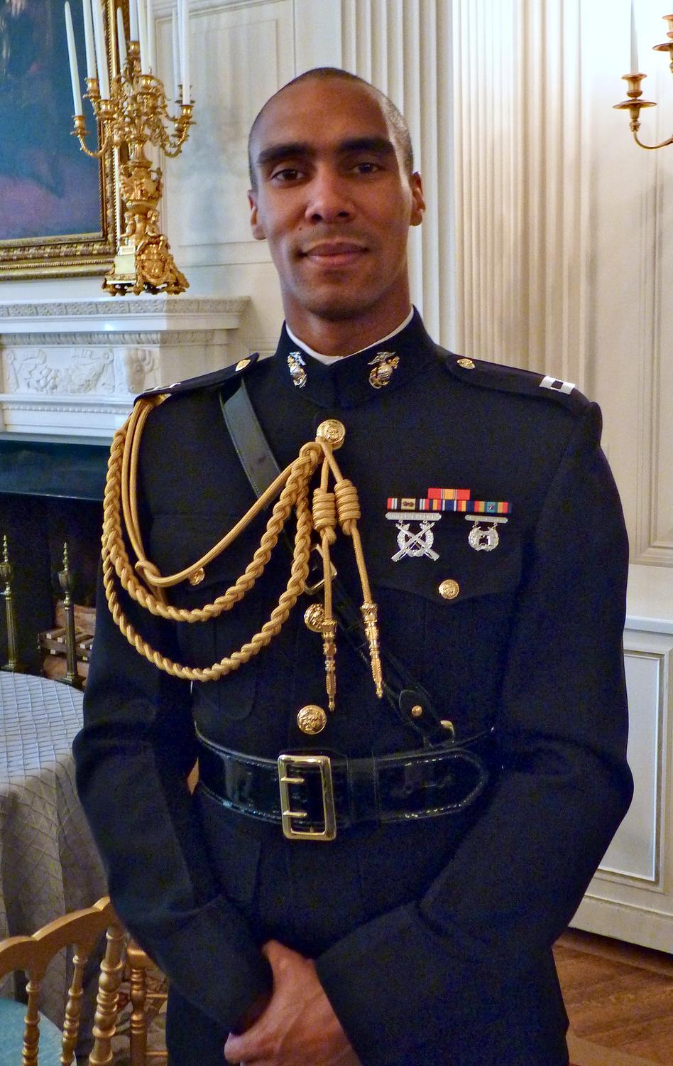  - A Marine guard, standing tall. - Panasonic DMC-FZ35 - White House = President Barak Obama - Tony Karp, design, art, photography, techno-impressionist, techno-impressionism, aerial photography , drone , drones , dji , mavic pro , video , 3D printing - Books -
