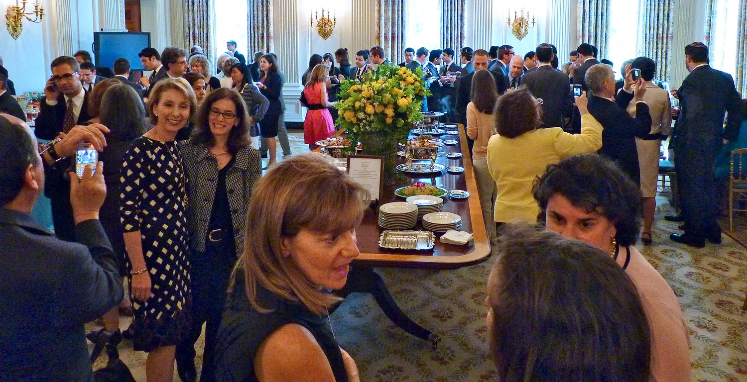  - Time for some food and drink. - Panasonic DMC-FZ35 - White House = President Barak Obama - Tony Karp, design, art, photography, techno-impressionist, techno-impressionism, aerial photography , drone , drones , dji , mavic pro , video , 3D printing - Books -