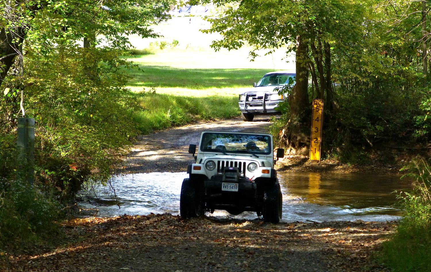  - A Jeep crossing Bull Run <br>--- Click to see ORIGINAL --- - Panasonic DMC-ZS20 - Tony Karp, design, art, photography, techno-impressionist, techno-impressionism, aerial photography , drone , drones , dji , mavic pro , video , 3D printing - Books -