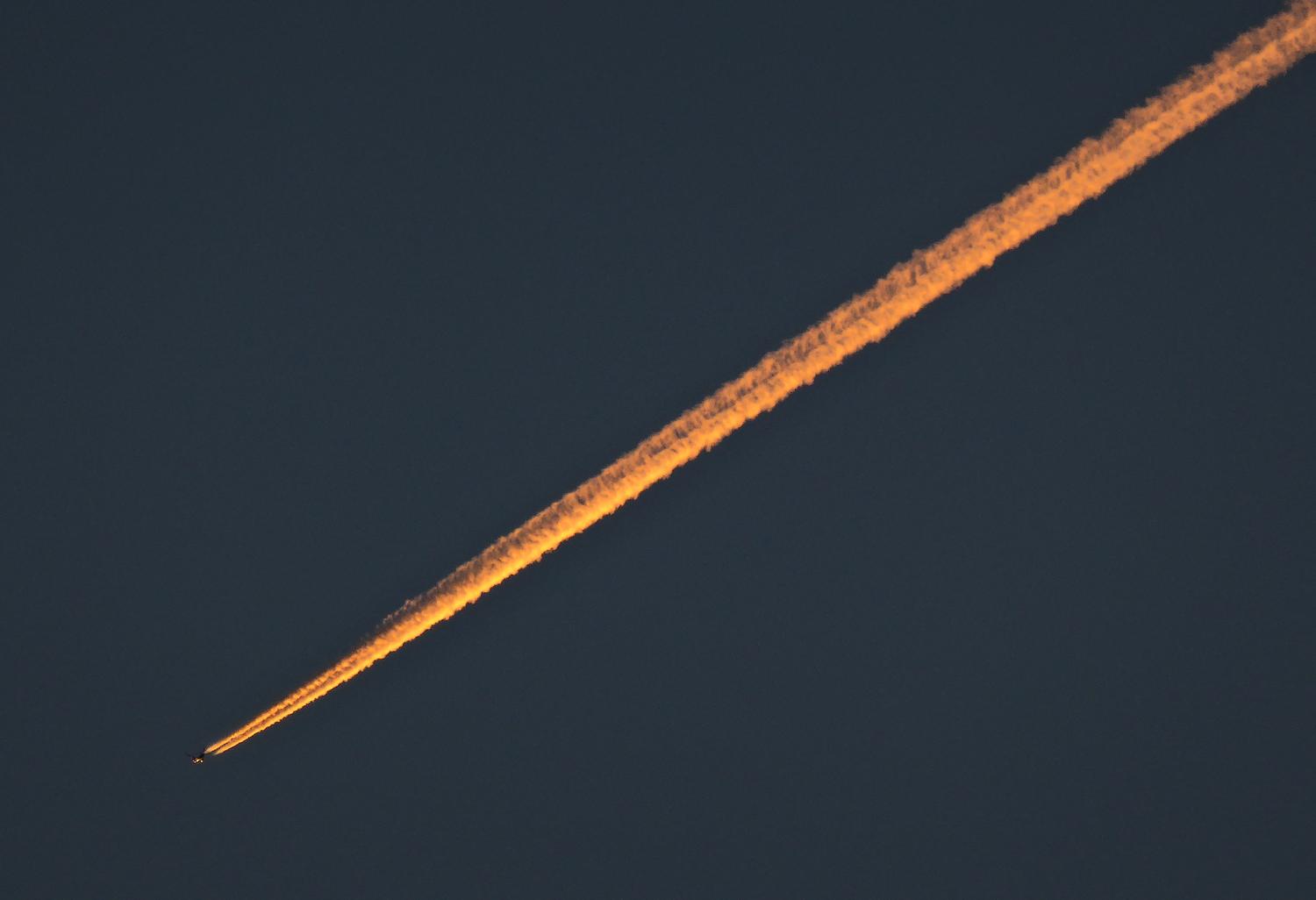  - Contrail at sunset.  - Panasonic DMC-ZS40 - Panasonic DMC-TZ60 - - Tony Karp, design, art, photography, techno-impressionist, techno-impressionism, aerial photography , drone , drones , dji , mavic pro , video , 3D printing - Books -