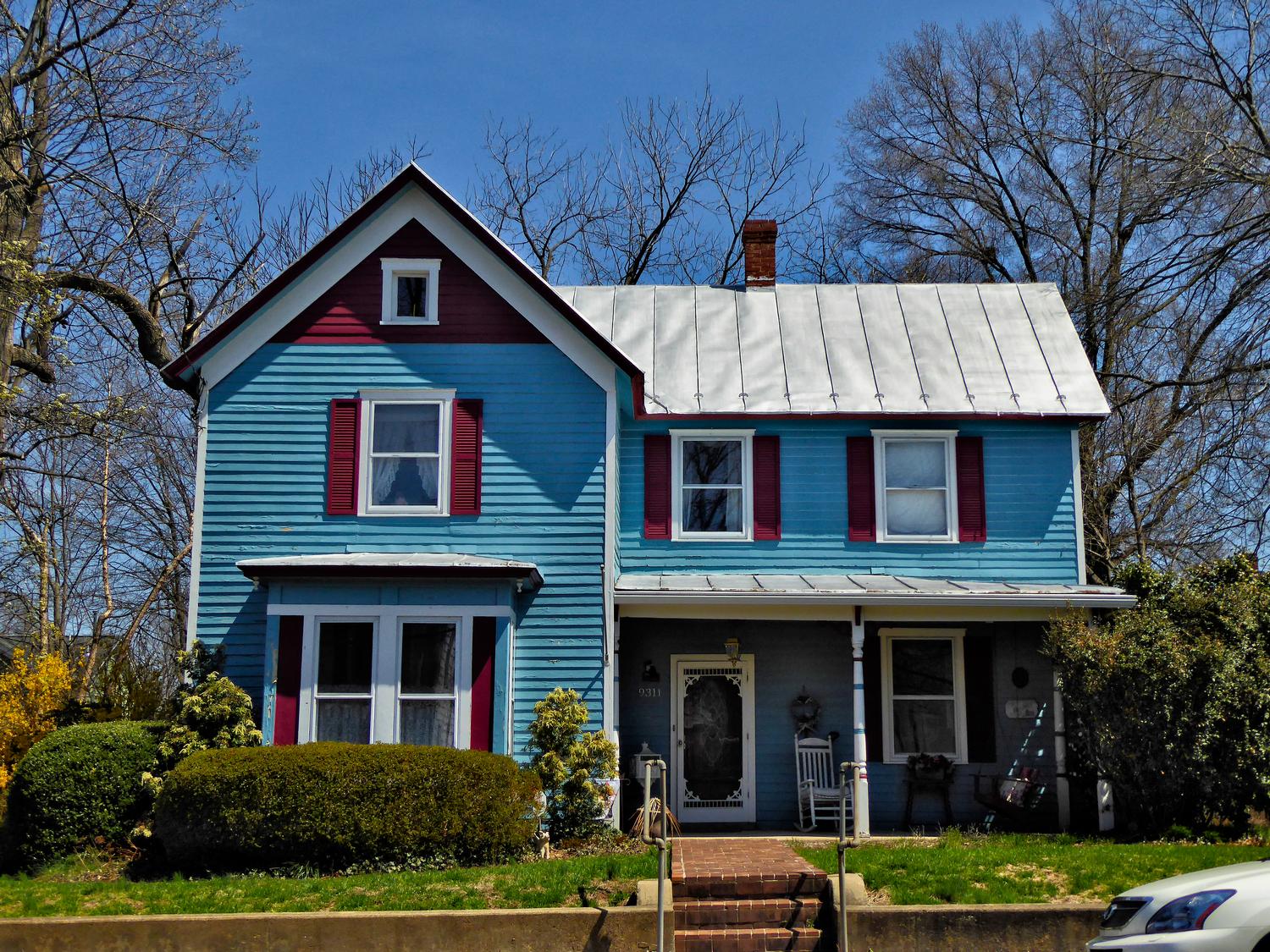  - Light blue house with a silver roof. - Manassas Virginia, Panasonic DMC-ZS40 - Tony Karp, design, art, photography, techno-impressionist, techno-impressionism, aerial photography , drone , drones , dji , mavic pro , video , 3D printing - Books -