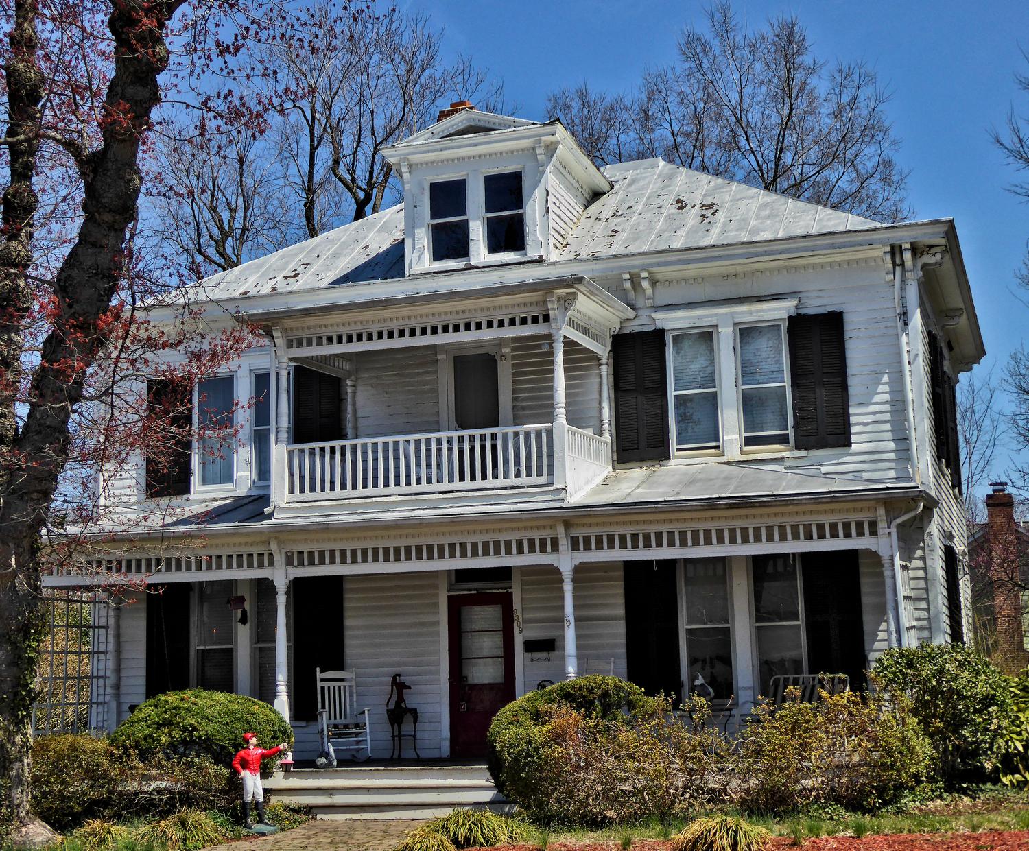  - House with an upstairs and a downstairs porch. - Manassas Virginia, Panasonic DMC-ZS40 - Tony Karp, design, art, photography, techno-impressionist, techno-impressionism, aerial photography , drone , drones , dji , mavic pro , video , 3D printing - Books -